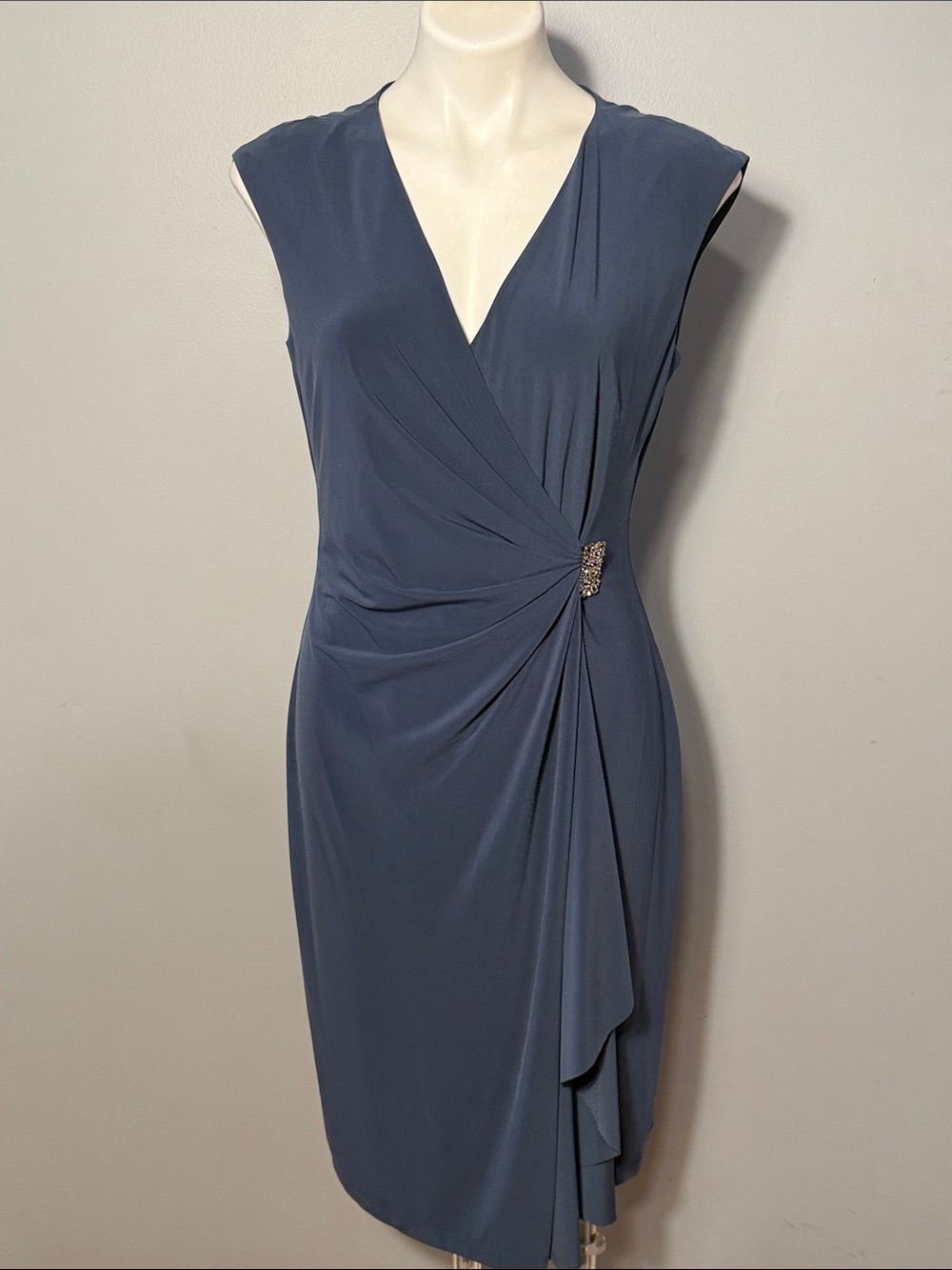 American Living Ladies V-Neck Sleeveless Dusty Blue Draped Dress. Size 12.